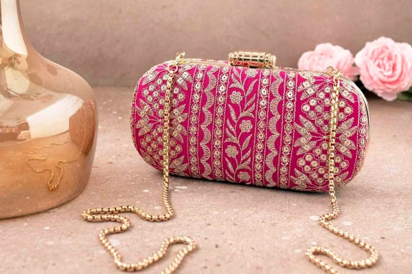 Chic Clutch Bags: Elegant Essentials